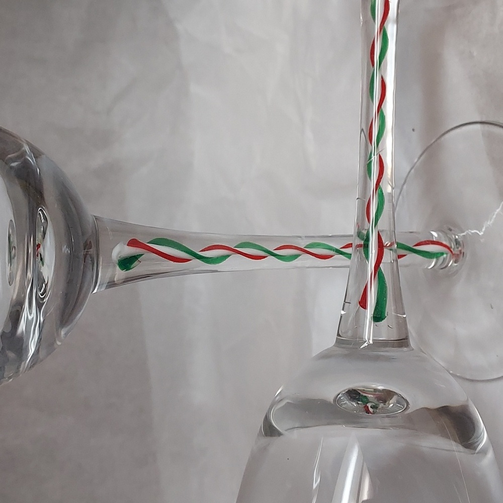 Pier 1 Twisted Riboon Red/Green/White Goblets Set Off 2.